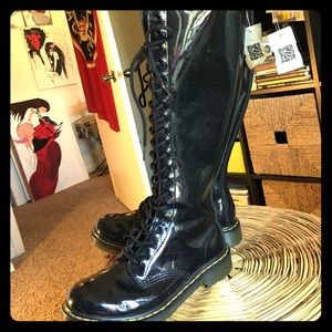 High top shiny black dr martens